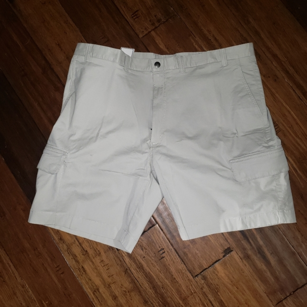 NWT - ROWM Men’s Cargo Shorts -‎ Size 44